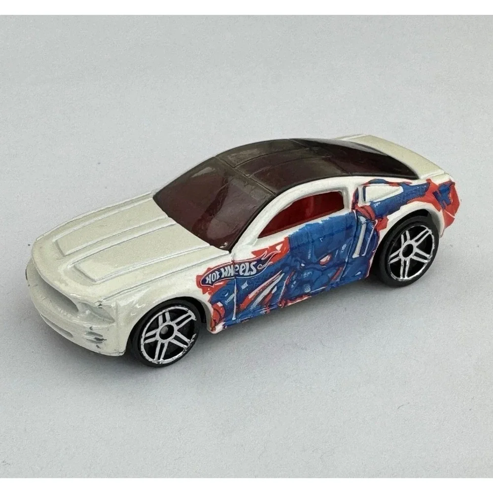 Hot Wheels Mustang GT Concept White Blue Red Graphic 2008 Mystery Cars 1:64